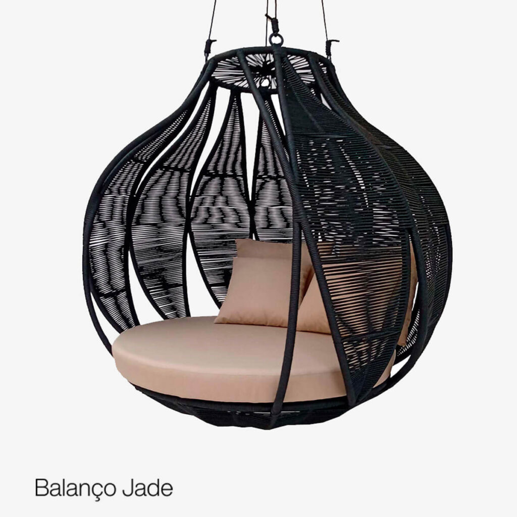 Foto de um balanço Jade, ideal para relaxar ao ar livre com conforto e estilo.
